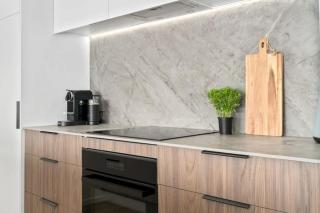 The Luxe Lookout LOCATION LOCATION LOCATION CBD 2 MINS - 2