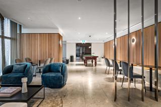 Brand New Luxurious 50th-Floor Ritz-Carlton Tower Apartment with Panoramic Garden Views - 7