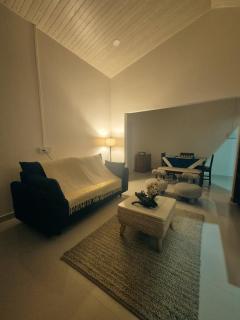 Rün Lirak, Lovely Home - 9