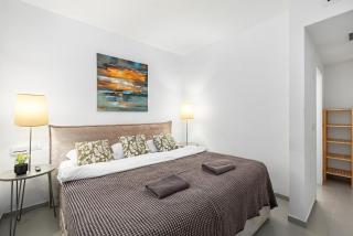 Stylish 2BR By the Beach - 5