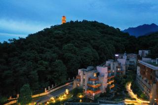 Dujiangyan Xinhua Haiyi Yulei Mountain Residence Hotel - 0