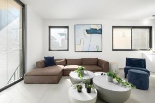 Stylish 2BR By the Beach - 1