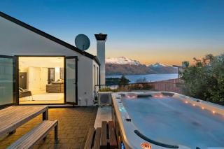 Million Dollar Views - Central Luxury + Hot tub* - 5