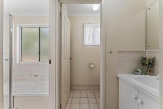 Swainson on Fontaine - 9