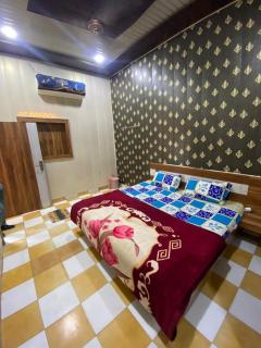 Hotel Vrindavan Near Vrindavan - 9