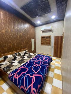 Hotel Vrindavan Near Vrindavan - 2