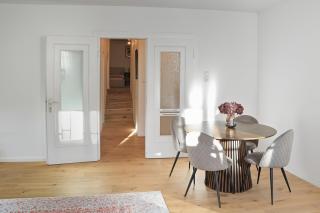 City apartment by the waterfall - 5