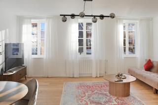 City apartment by the waterfall - 6