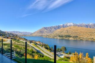 Ultimate Heights Queenstown Jaw-dropping views and Hot Tub - 0