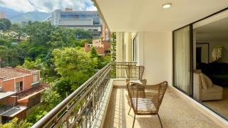 4BR 240 m² Pool Next to El Tesoro Mall - 5