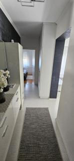 Laura Exclusive, dizajnerski uređen stan, izvrsno opremljen, self check-in - 7