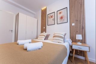 Spacious Deluxe Basement Ideal for 8 guests - 7