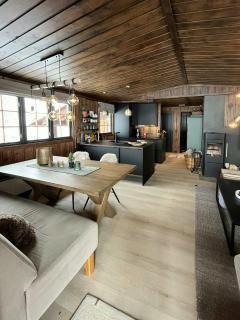 Modern Mountain Cabin With Views Over Slokovannet - 0