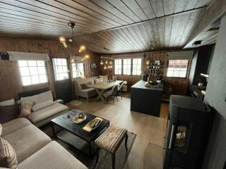 Modern Mountain Cabin With Views Over Slokovannet - 1