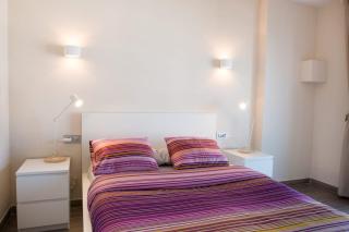 SeaHomes Vacations - Seafront Apt Fenals & PKG - 9