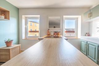 T2 chaleureux au coeur des vignes -vue place de Condrieu-long séjour possible - 4