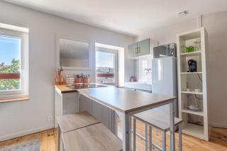 T2 chaleureux au coeur des vignes -vue place de Condrieu-long séjour possible - 0