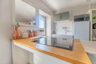 T2 chaleureux au coeur des vignes -vue place de Condrieu-long séjour possible - 3