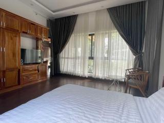 Nhà Bên Đồi - The Hill House - 3