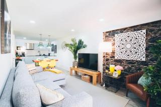 Funchal City Yellow Townhouse and Terrace - 6