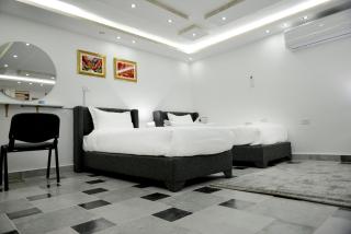 Rose In Apartment - 4