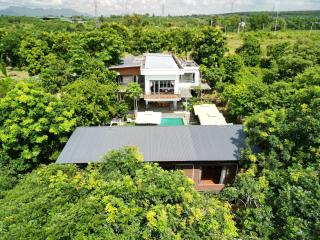 Nhà Bên Đồi - The Hill House - 7