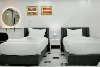 Rose In Apartment - 1