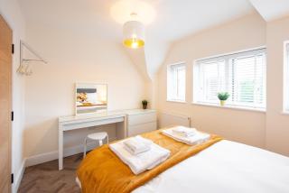 5 The Royal Serviced Apartments Harwich, Private Parking, Fast Wifi - 5