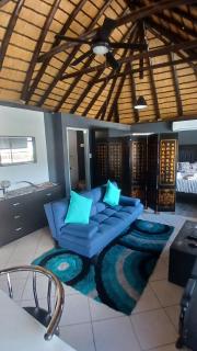 John-Lou's Studio Flat - 4