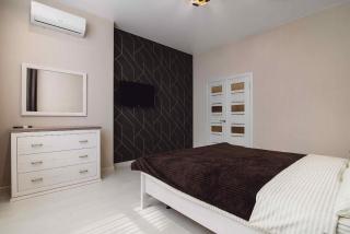 К МОРЮ 5 мин! Французский бульвар 26 спальных мест 6 ! - 0