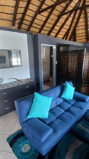 John-Lou's Studio Flat - 3