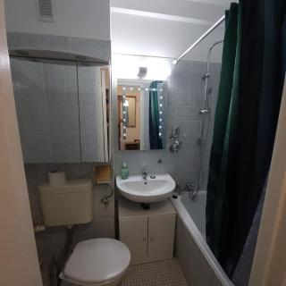 2 min Bus 5 min S-Bahn U-Bahn 15 min Zentrum - 2