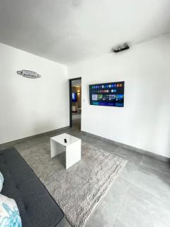 Villa Roche Noire with Pool- 4 mins from Beach - 6