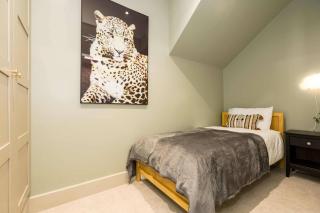 Relaxed, Spacious & Ideal for Small Families - 2