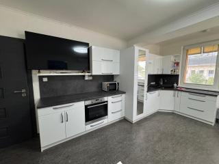 3 Bedroom Apartment, Playground, bounce mat jump ring - 1