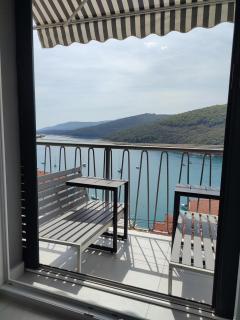 Apartment Noemi with a direct beach view - 3