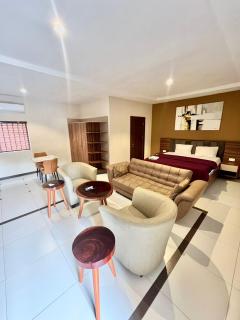 Elegant Studio Haven Offering Peace, Comfort & Style - 7