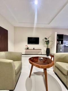 Elegant Studio Haven Offering Peace, Comfort & Style - 5