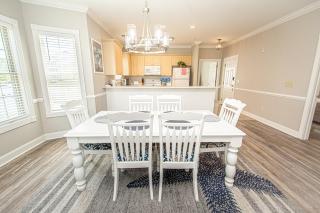 Magnolia Pointe Luster Leaf 4891-205 - 4