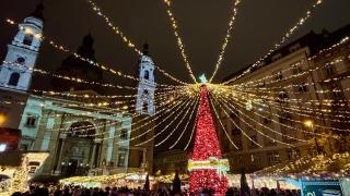 Gellert Square Family Residence - Premium Stay in Buda Side's Cultural Center - 1