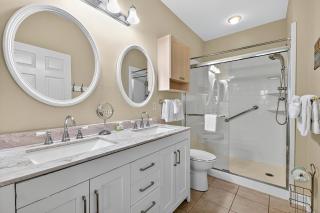 Magnolia Pointe Luster Leaf 4891-101 - 1