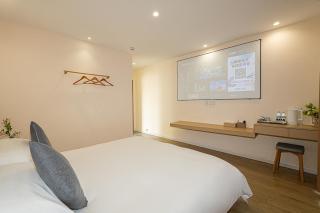 GuCHI Luxury Mountain B&B - 8