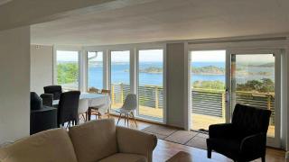 Beautiful Cabin With Ocean View In Lyngmyr - 3