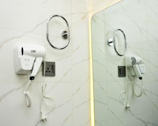 Spacious 3BR Garki Apartment Near Hospital Aso Rock - 6