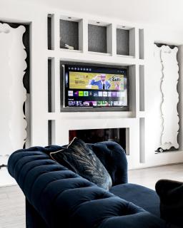 4-BR House Near-Harry Potter-SkyStudios1-Family & Work Stays - 2