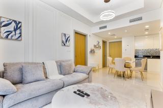 Serene 2BR with Canal Views, 7 Mins to Burj Khalifa - 4