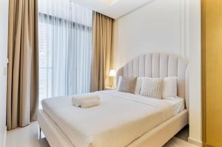 Serene 2BR with Canal Views, 7 Mins to Burj Khalifa - 8