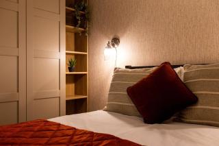 Spacious, Stylish & Central! - 5