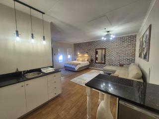 Slow Down Cottage - 4