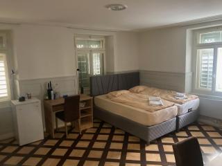 Erholung am Vierwaldstättersee, komfortables 3-Bett-Zimmer in Brunnen - Brunnen - 0